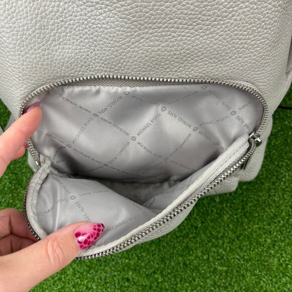 Michael Kors Pearl Grey Erin Medium Pebbled Leather Backpack main image 6